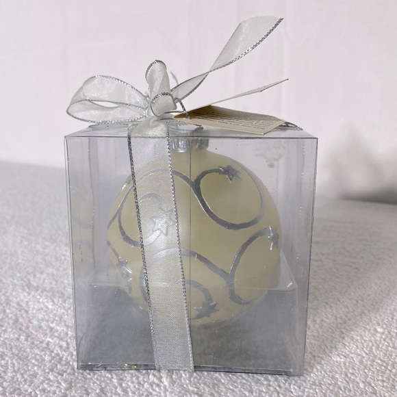 Vintage Sensual Living Cream Silver Christmas Tree Ornament Candle - Picture 6 of 11